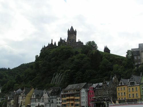a1010662_mosel-burgen.jpg